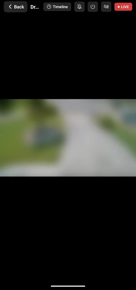 ViewPane — Camera fullscreen — pinch-zoom + LIVE